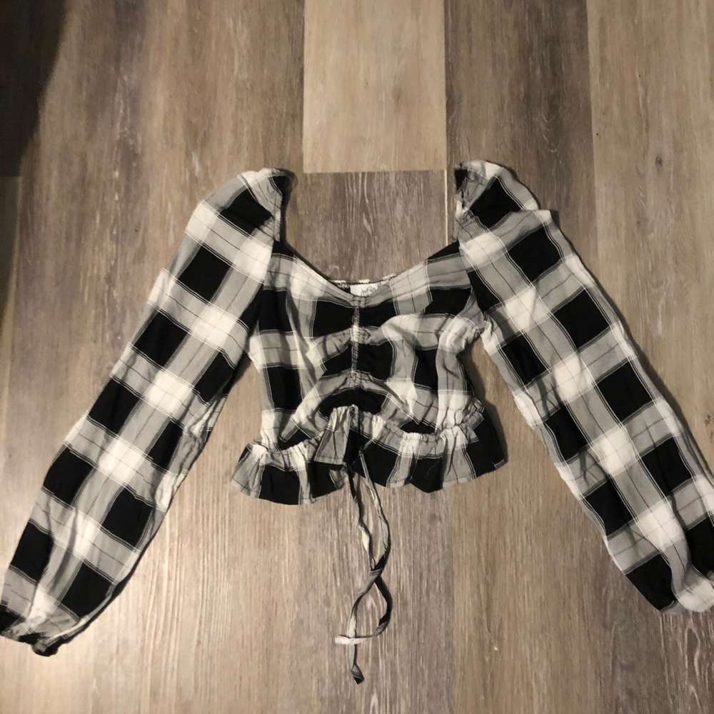 Crop Top! Black and white! Dressy!